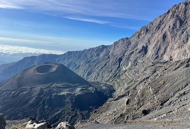 Conquer Mount Meru: Ultimate Tanzania Trekking Guide & Tips